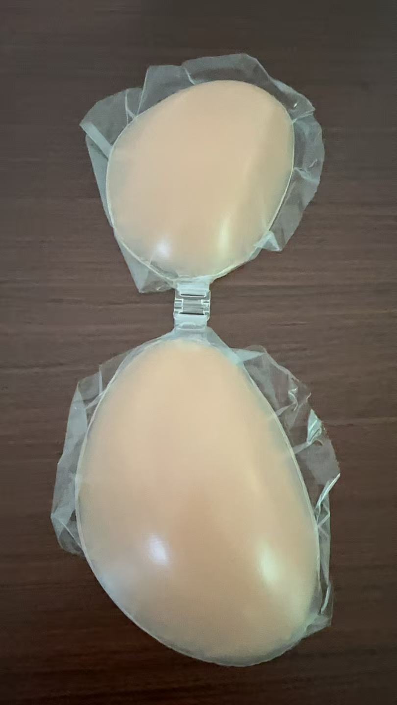 NuBra シリコンブラ 女性用 - 粘着式バックレスストラ - Strapless Bra Adhesive のレビューと価格